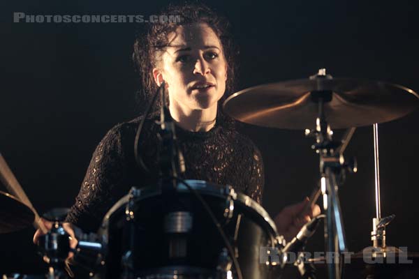 SAVAGES - 2013-02-23 - PARIS - Nouveau Casino - Fay Milton